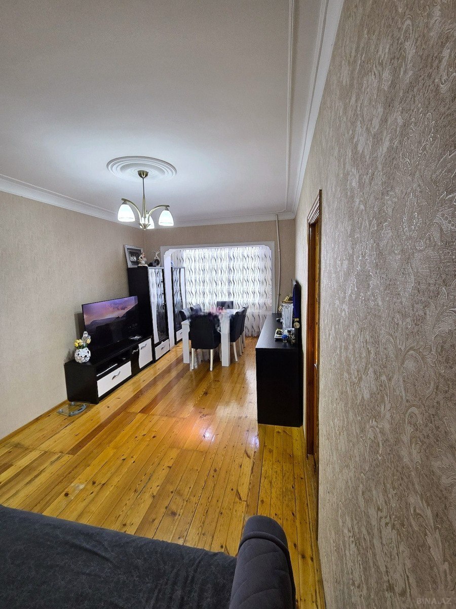 Satılır 2 otaqlı köhnə tikili 62 m², Neftçilər m.