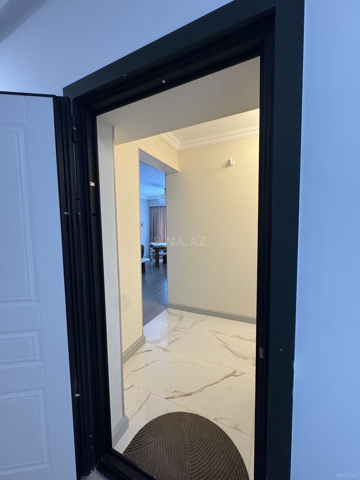 3 otaqlı yeni tikili 70 m², Bakmil m. - əsas şəkil