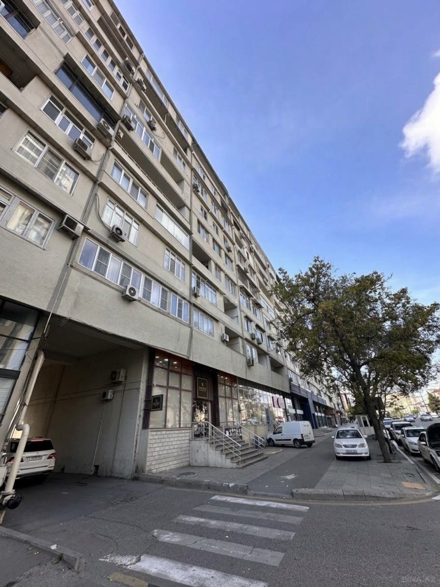 3 otaqlı köhnə tikili 90 m², İnşaatçılar m.