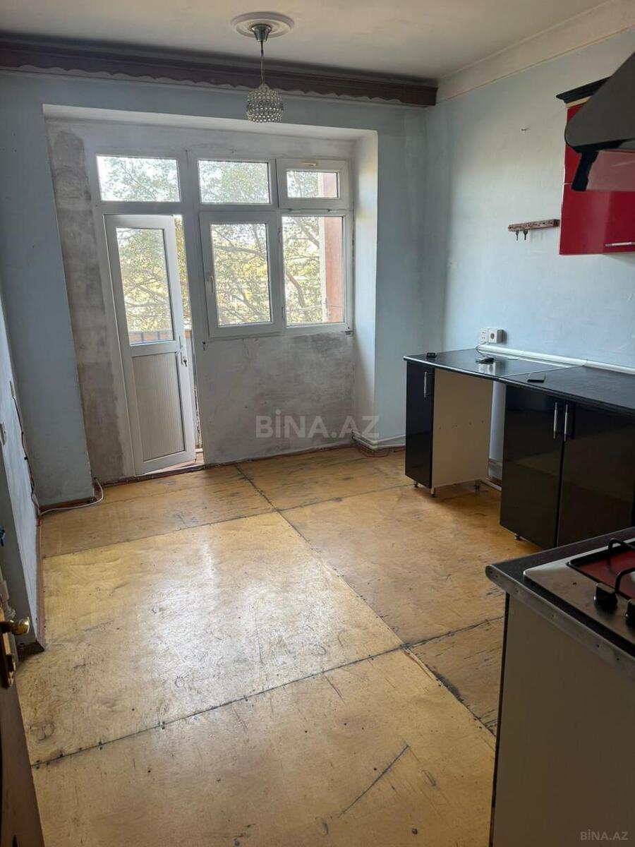 2 otaqlı köhnə tikili 60 m², Yeni Günəşli q. - şəkil 3