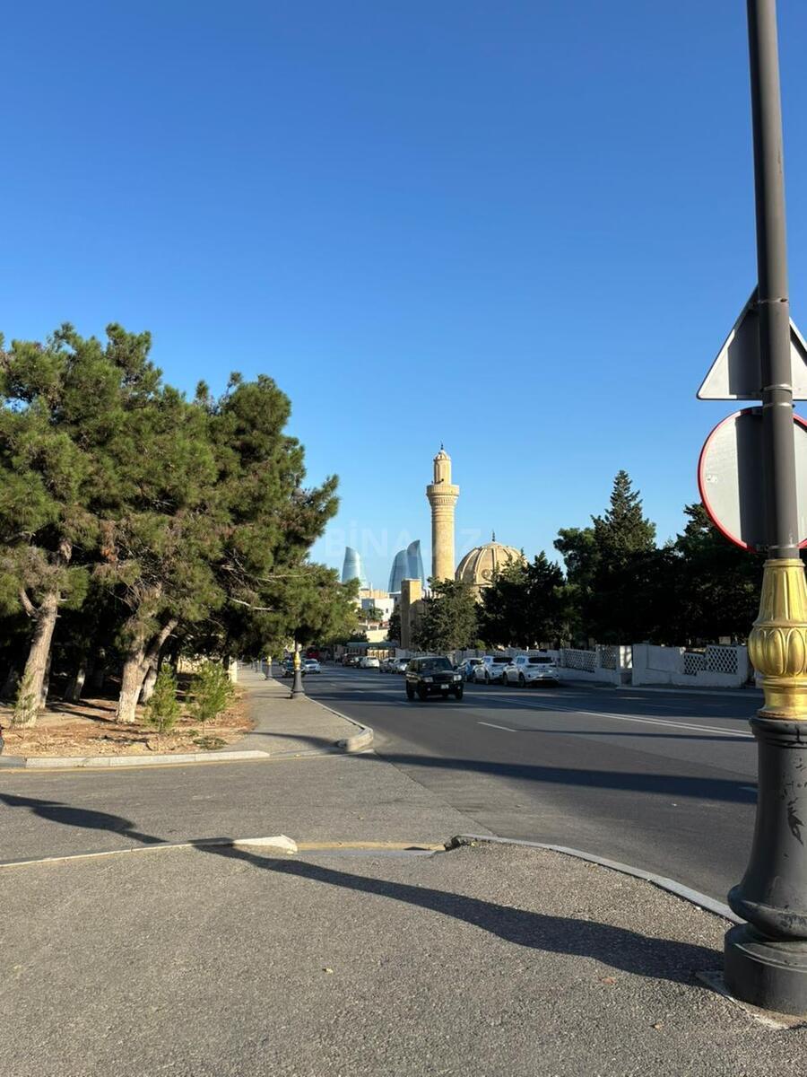 2 otaqlı köhnə tikili 40 m², Elmlər Akademiyası m. - əsas şəkil