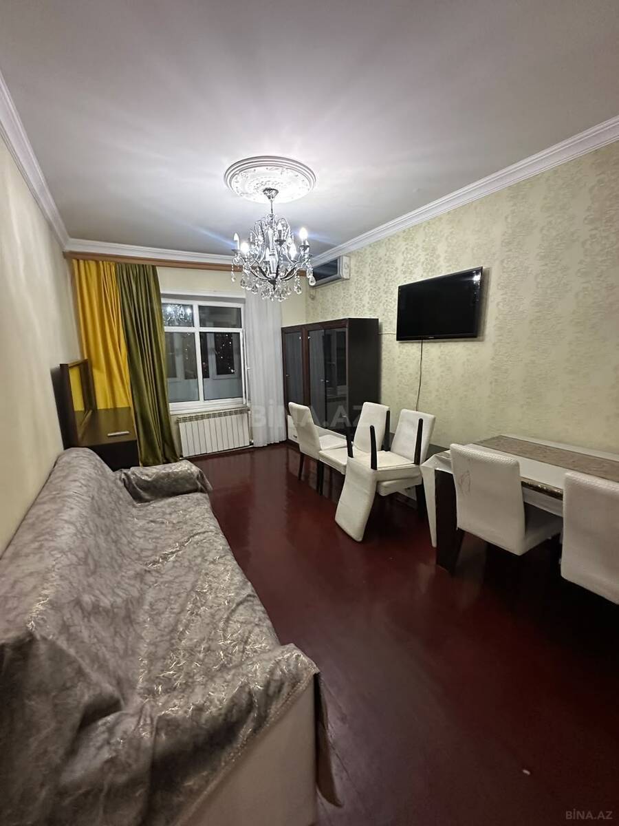 3 otaqlı köhnə tikili 100 m², Qara Qarayev m.
