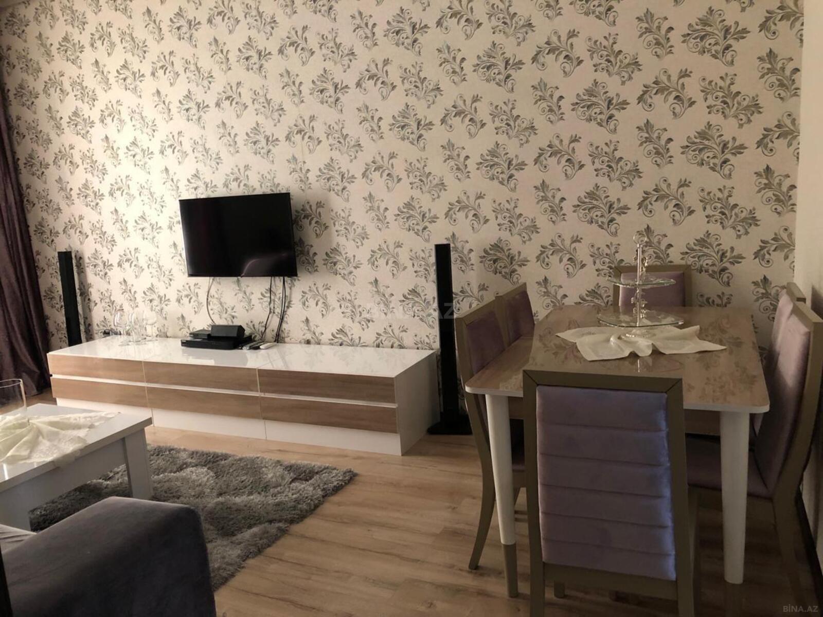 2 otaqlı köhnə tikili 70 m², 28 May m.
