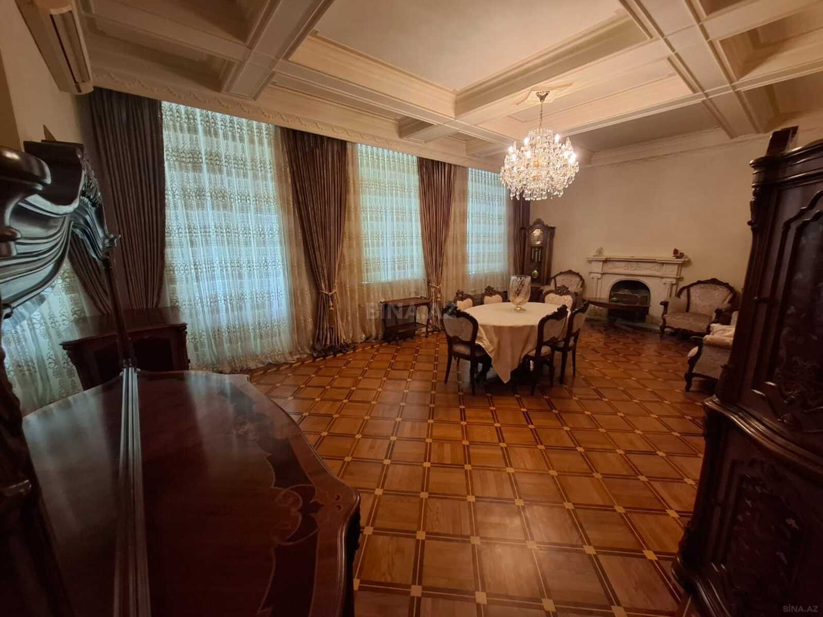 Satılır 6 otaqlı köhnə tikili 200 m², İçəri Şəhər m. - şəkil 2
