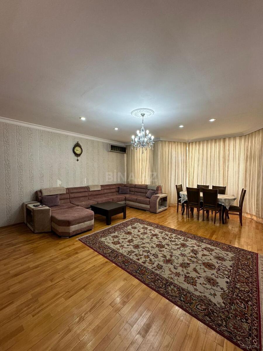 3 otaqlı yeni tikili 150 m², 8 Noyabr m.