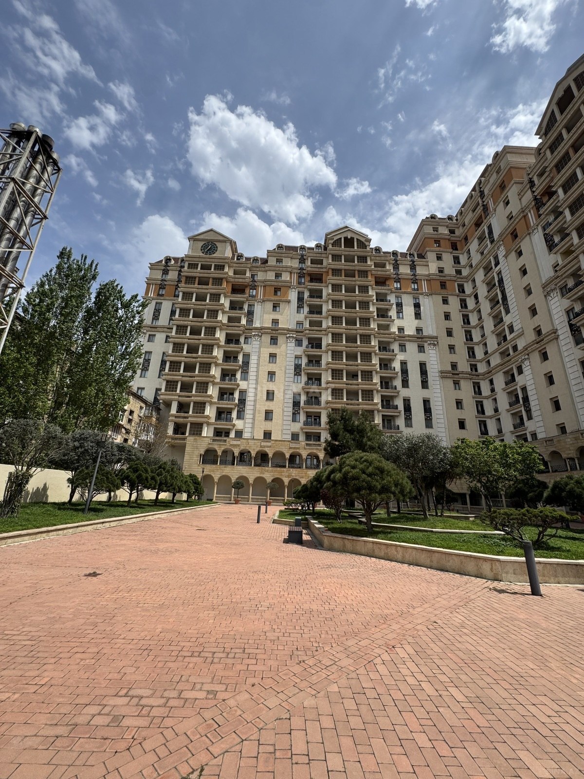 4 otaqlı yeni tikili 230 m², Nizami m. - əsas şəkil