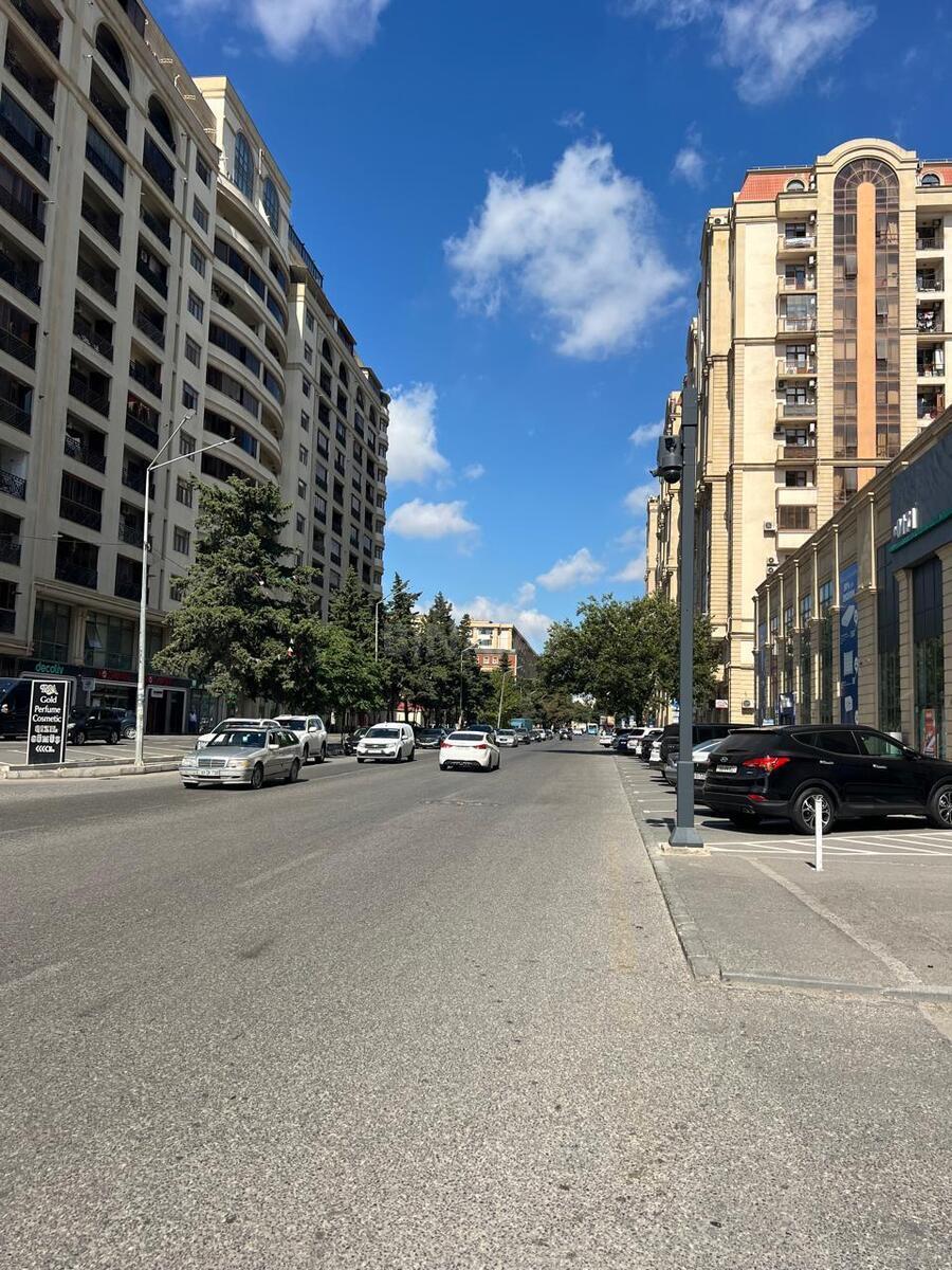 3 otaqlı köhnə tikili 83 m², Bakıxanov q.