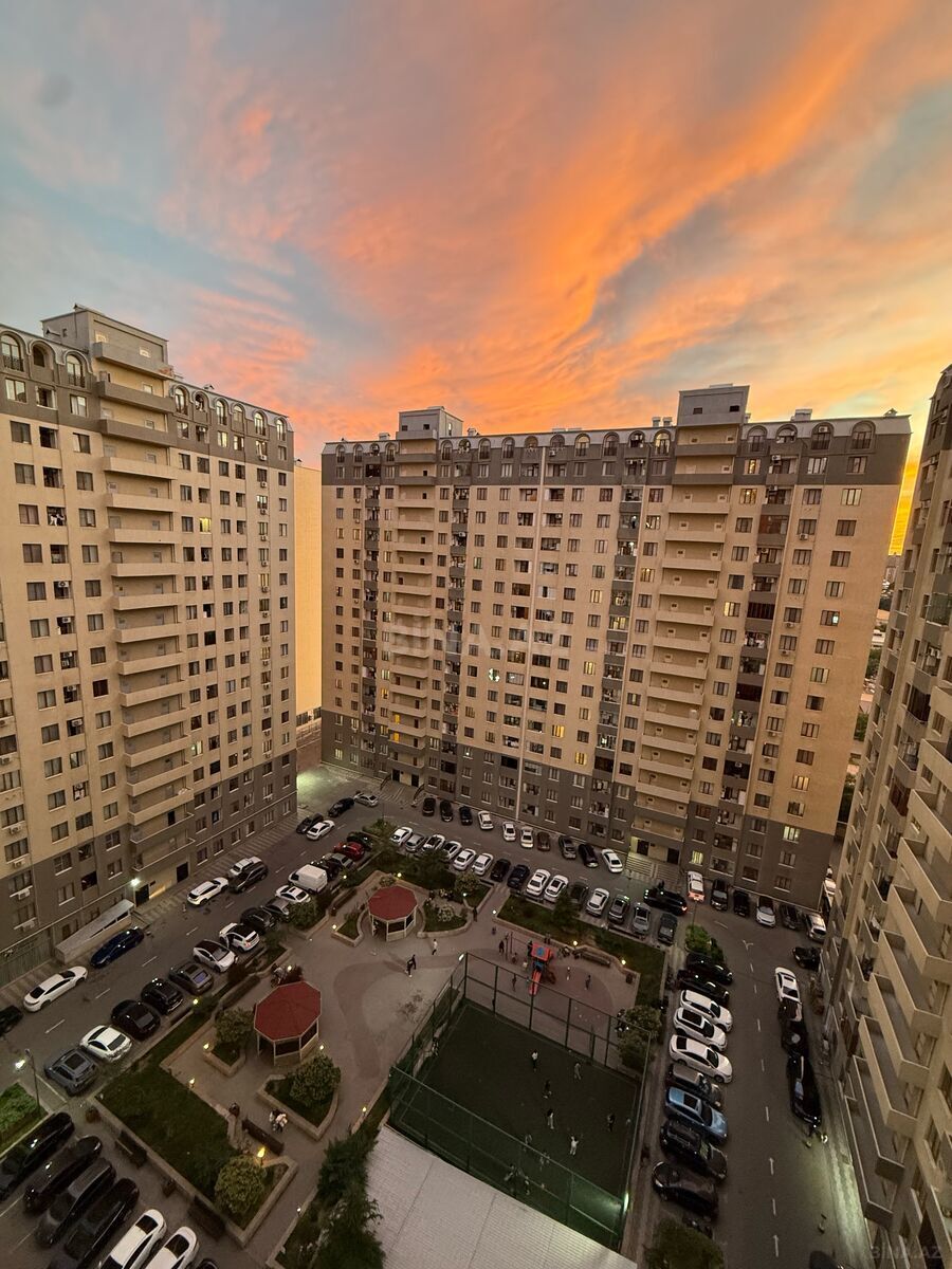 3 otaqlı yeni tikili 90 m², Qara Qarayev m.