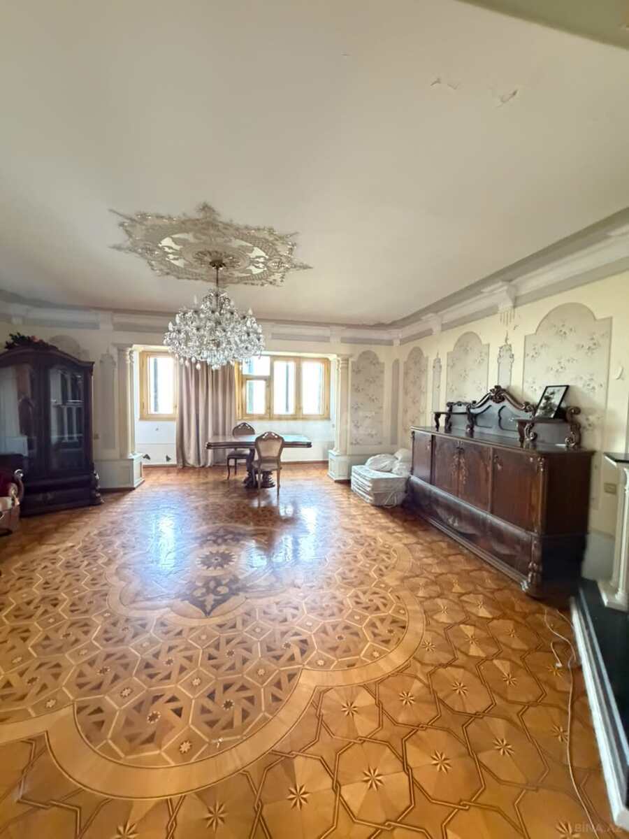 2 otaqlı köhnə tikili 85 m², Gənclik m.