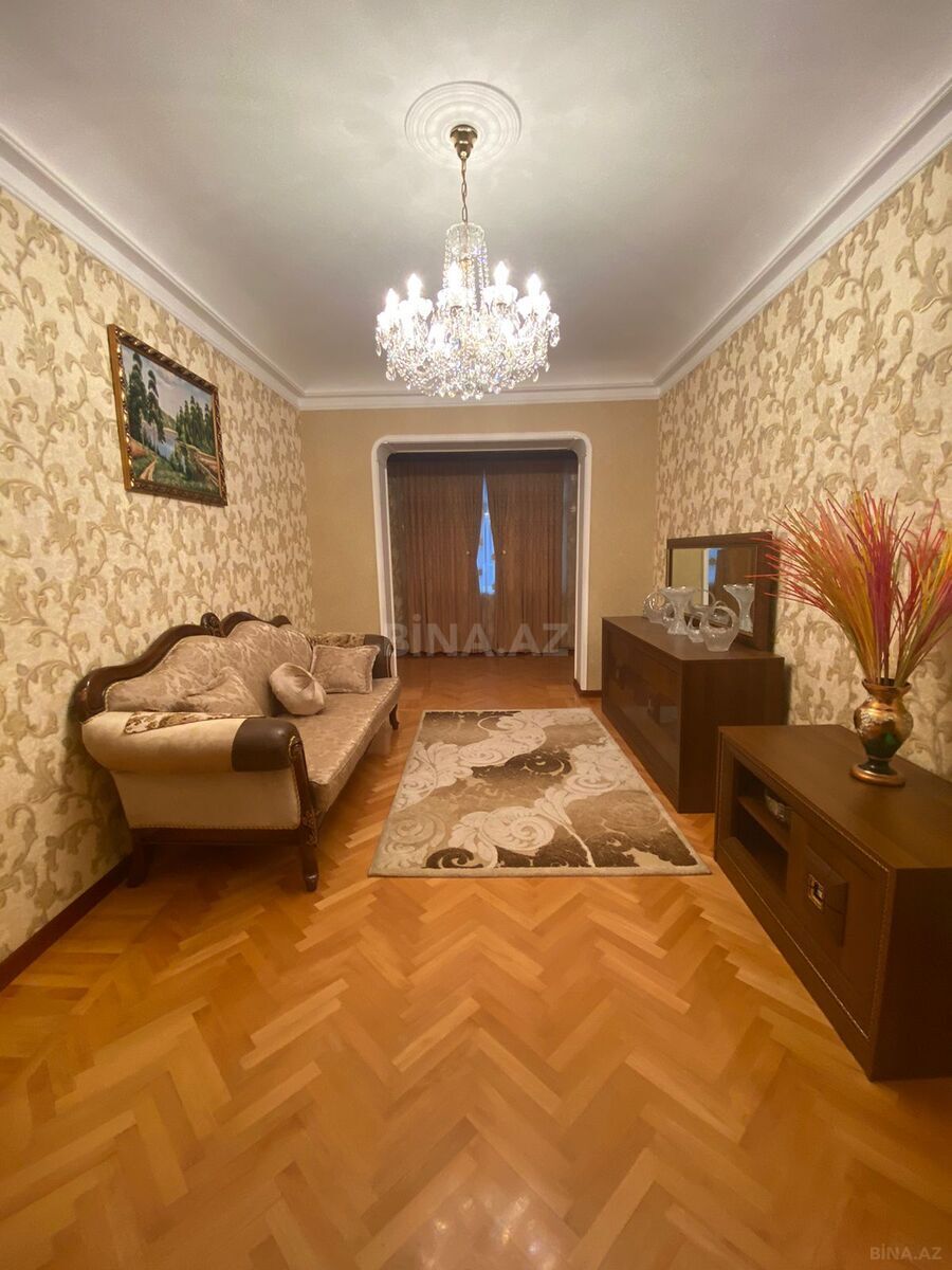 3 otaqlı köhnə tikili 85 m², Nizami m.