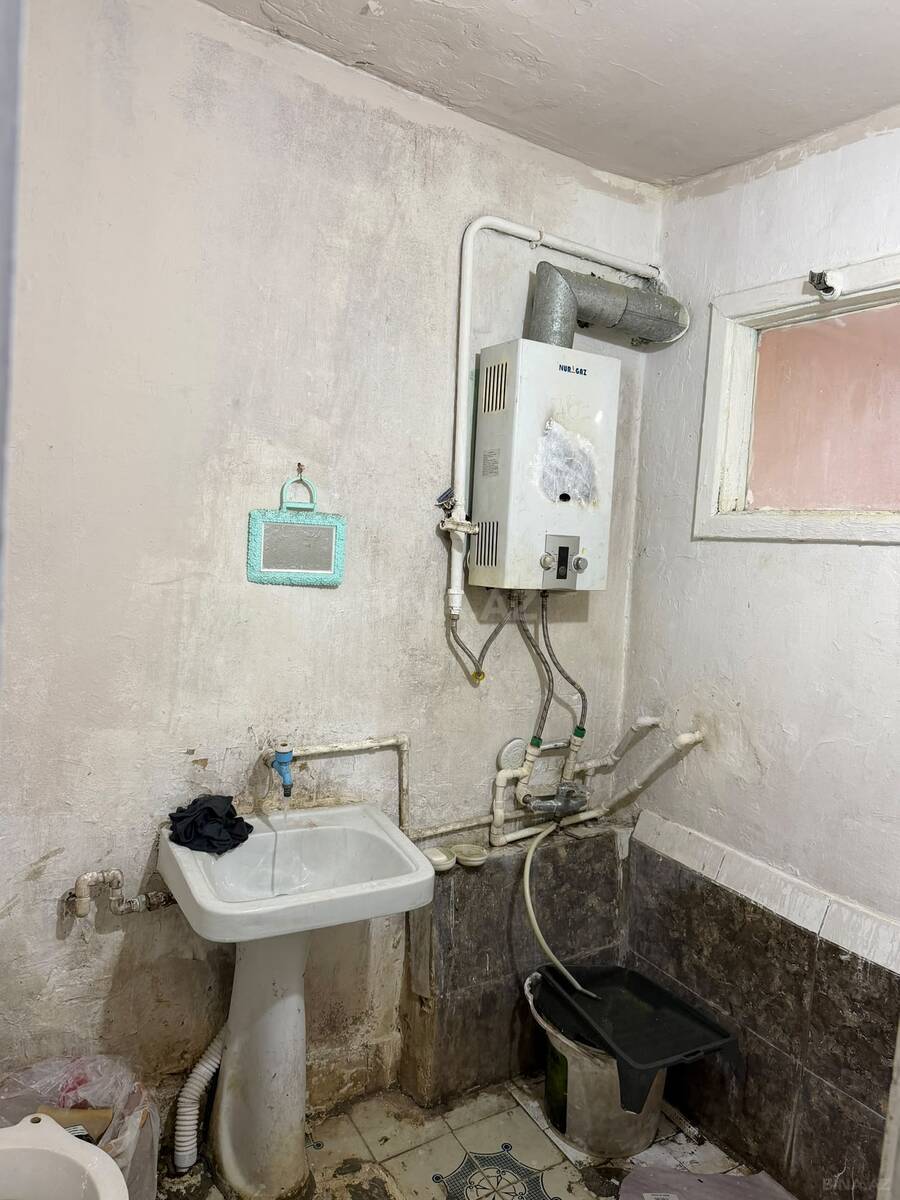 1 otaqlı köhnə tikili 35 m², İnşaatçılar m. - əsas şəkil