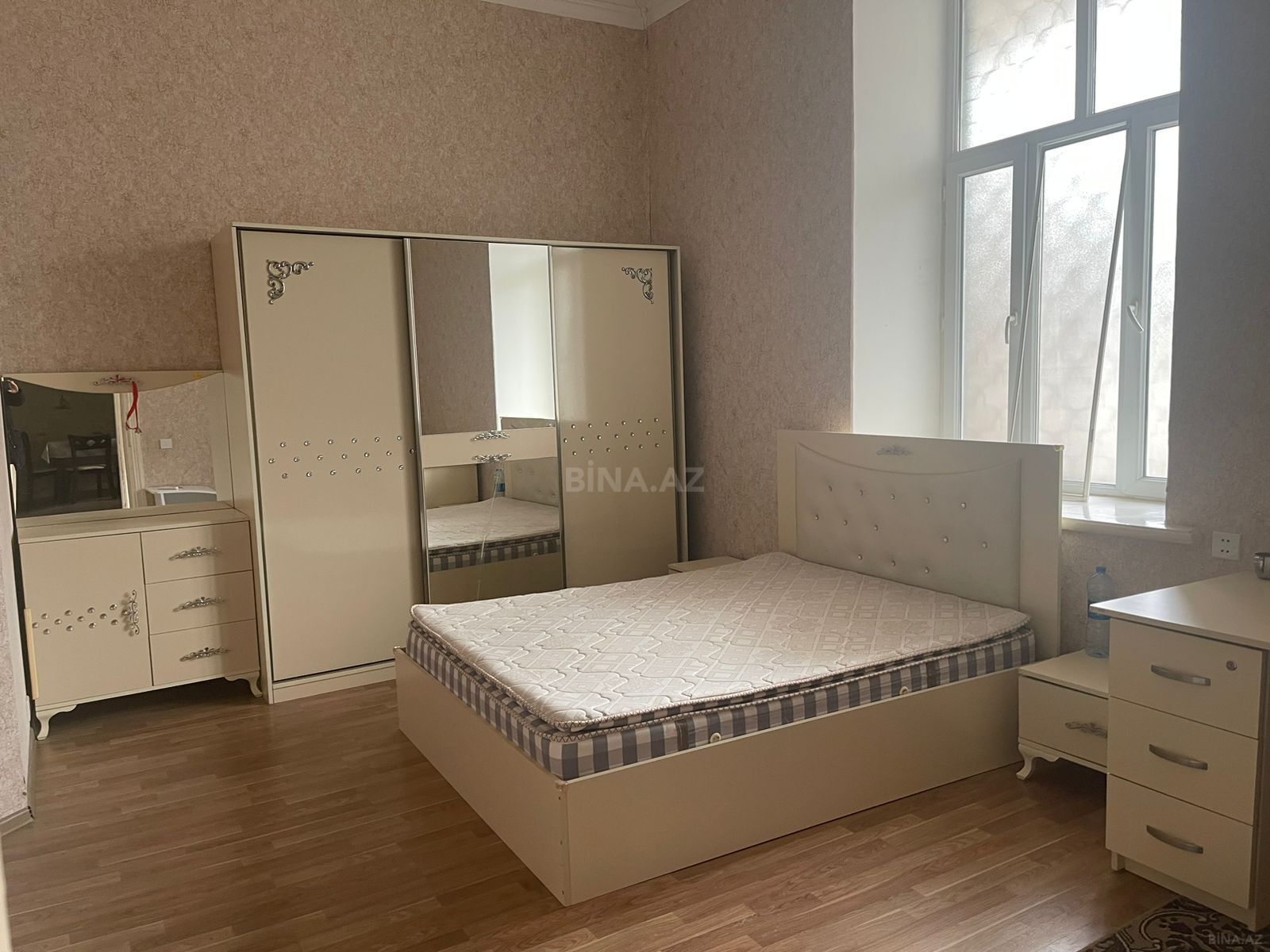 2 otaqlı köhnə tikili 80 m², Ağ şəhər q. - şəkil 2