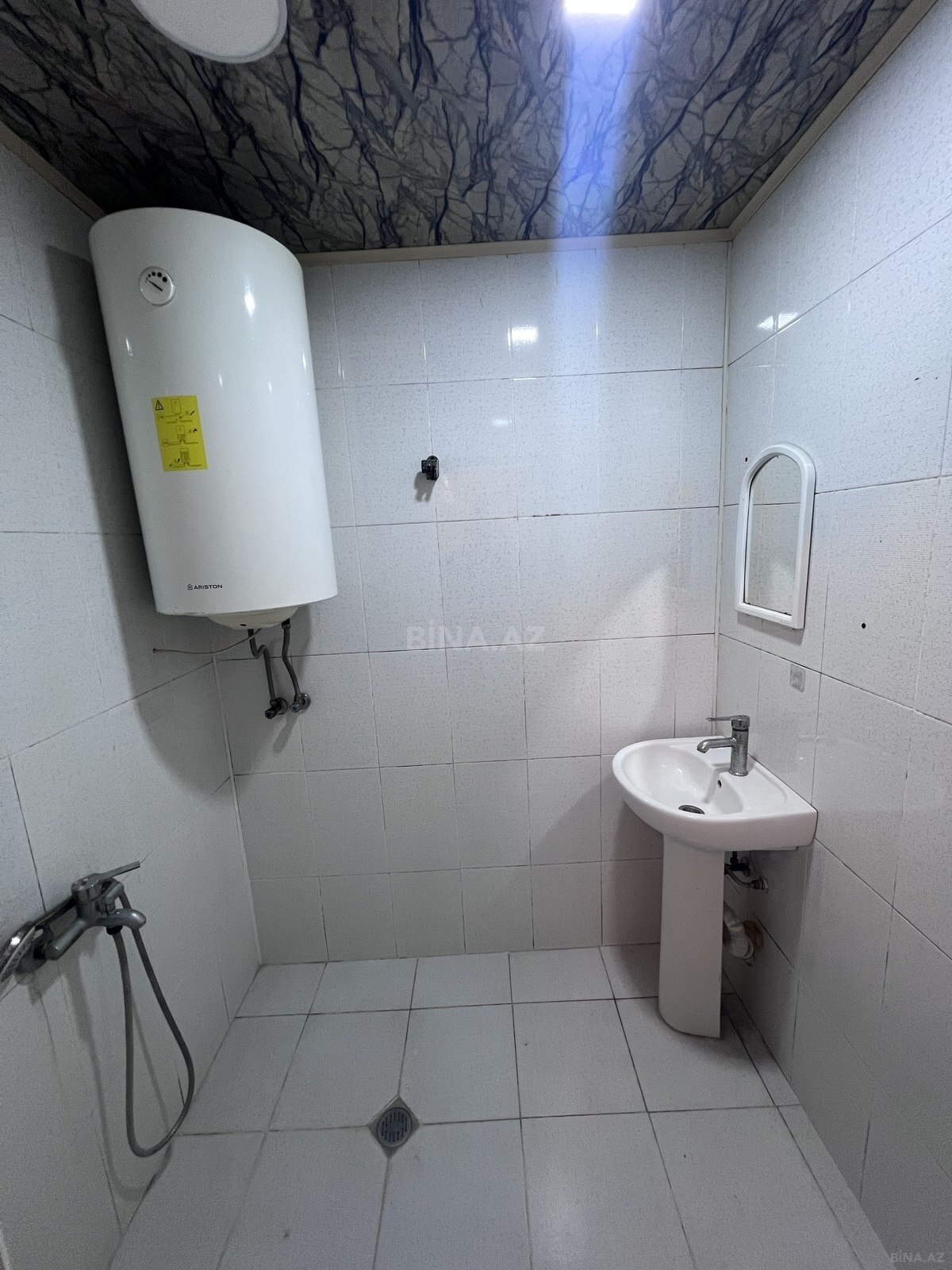 2 otaqlı köhnə tikili 36 m², Xalqlar Dostluğu m. - əsas şəkil