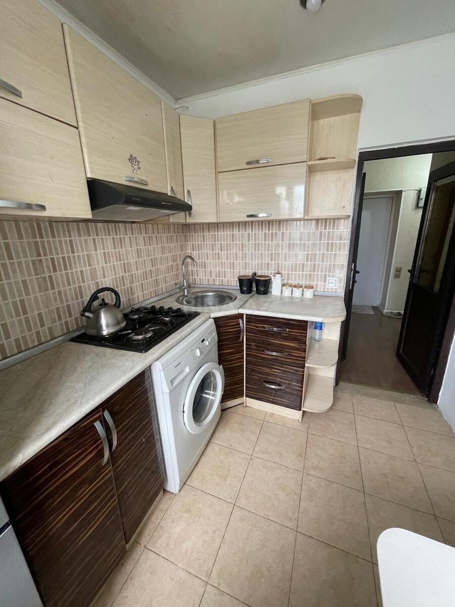 2 otaqlı köhnə tikili 66 m², Yasamal r. - əsas şəkil