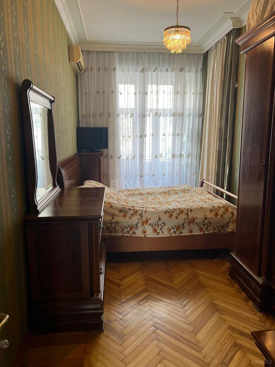 Satılır 3 otaqlı köhnə tikili 84 m², 28 May m. - şəkil 2