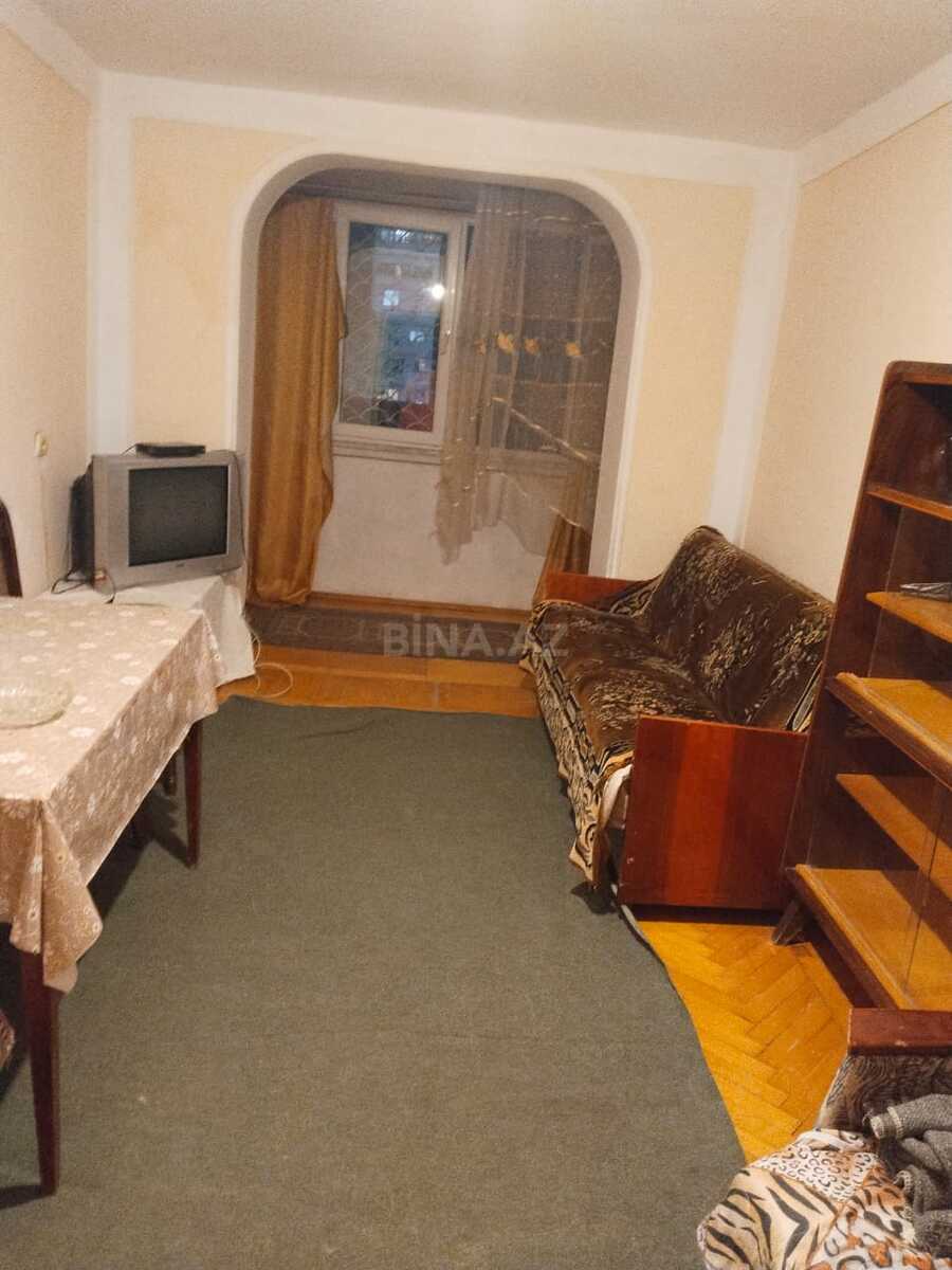 3 otaqlı köhnə tikili 70 m², İnşaatçılar m.