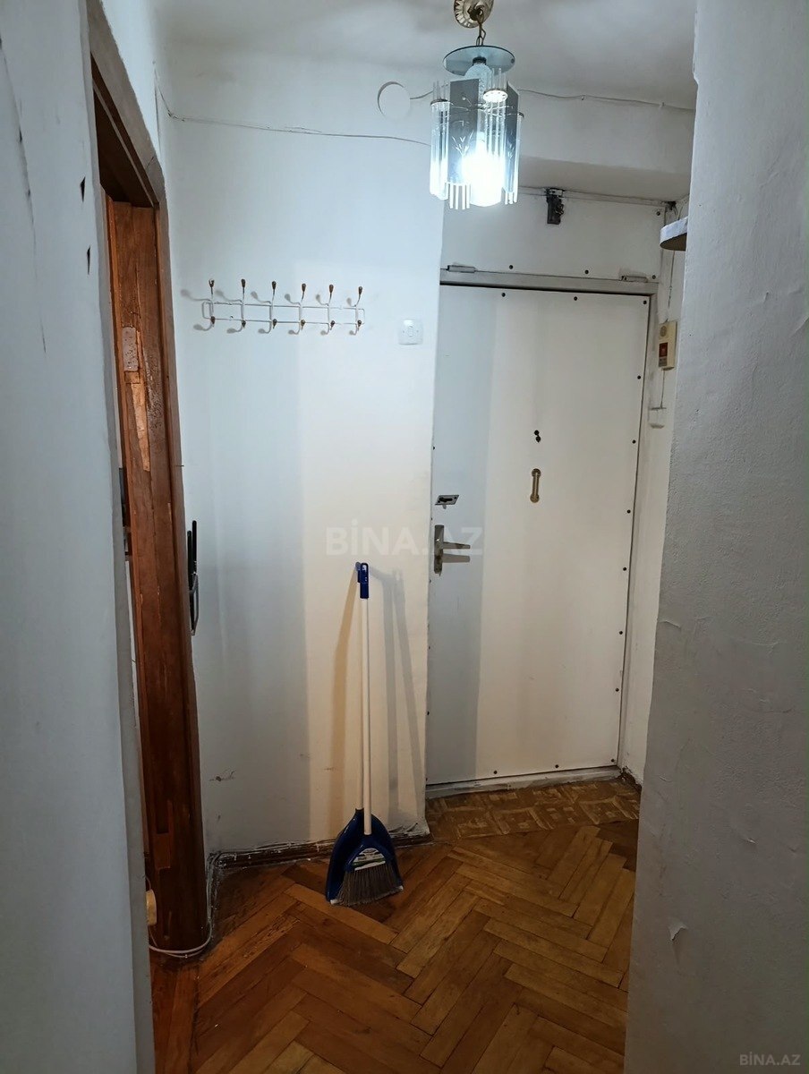 1 otaqlı köhnə tikili 31 m², Elmlər Akademiyası m. - əsas şəkil