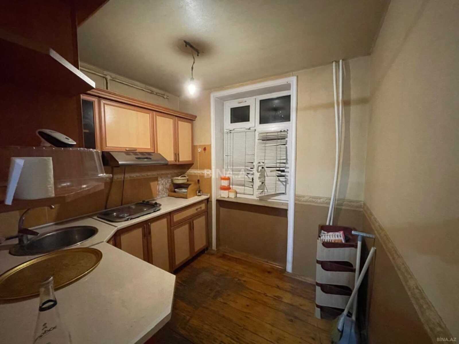 3 otaqlı köhnə tikili 70 m², Neftçilər m. - əsas şəkil