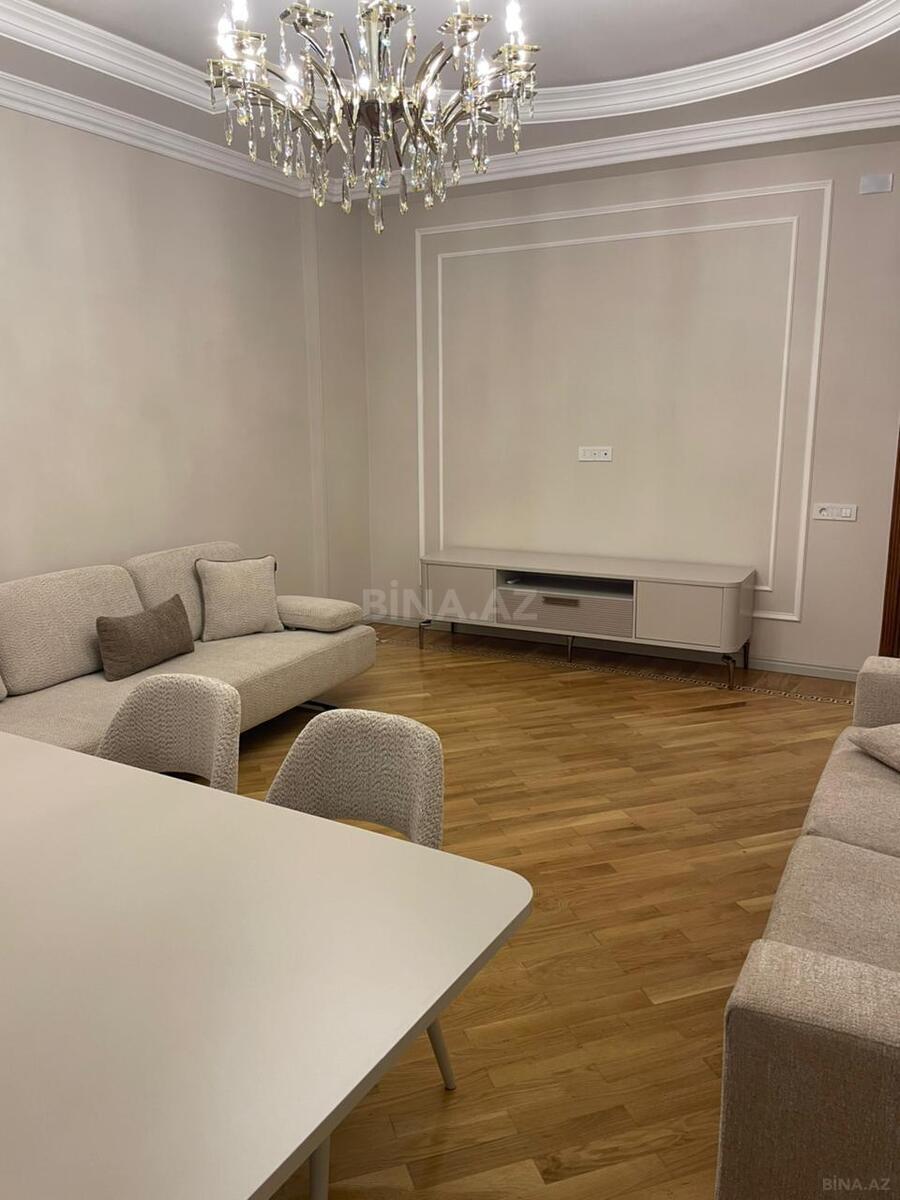 2 otaqlı yeni tikili 100 m², 8 Noyabr m.