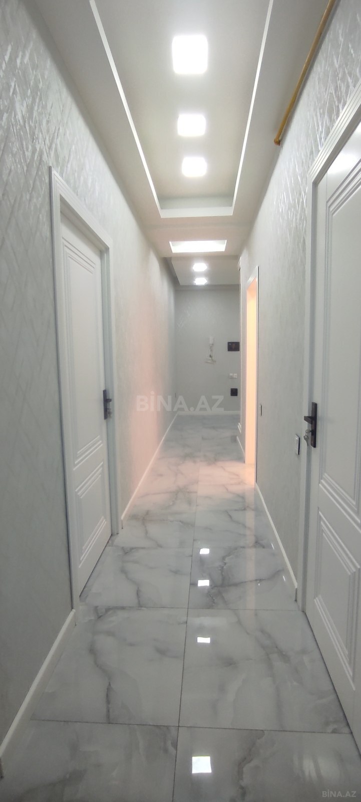 3 otaqlı yeni tikili 101 m², Xətai r.