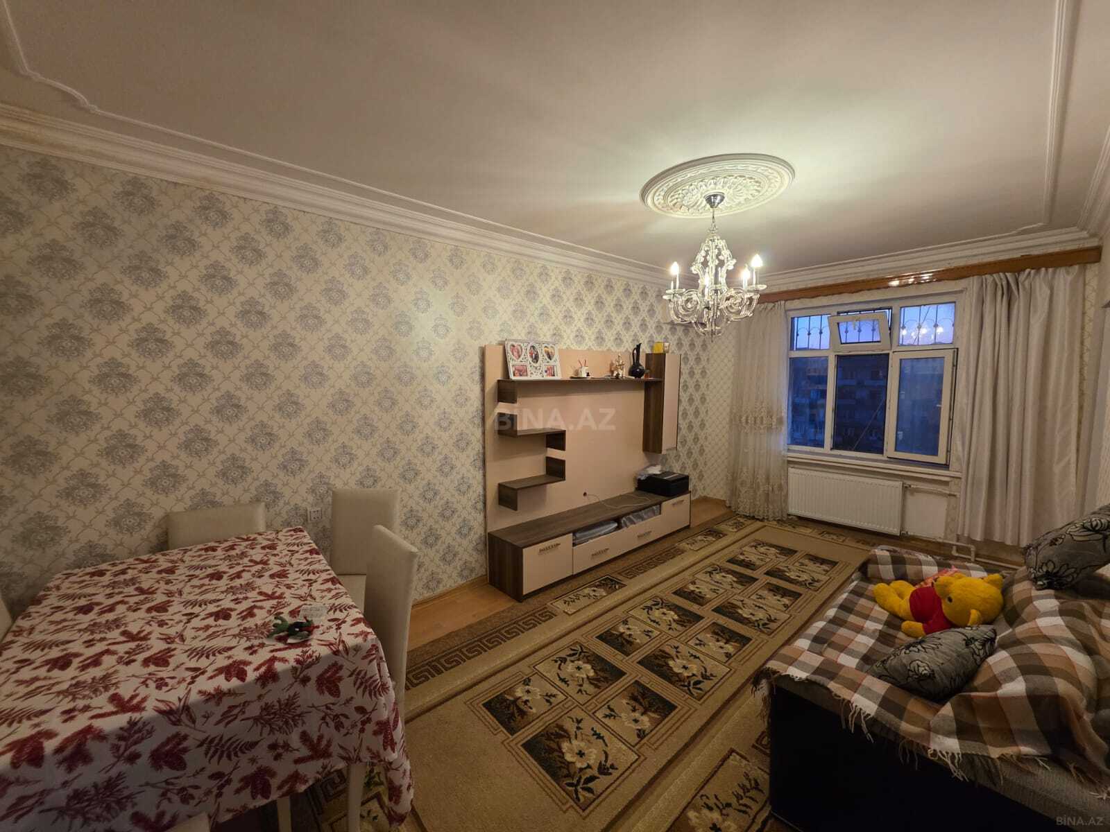 2 otaqlı köhnə tikili 65 m², Suraxanı r.