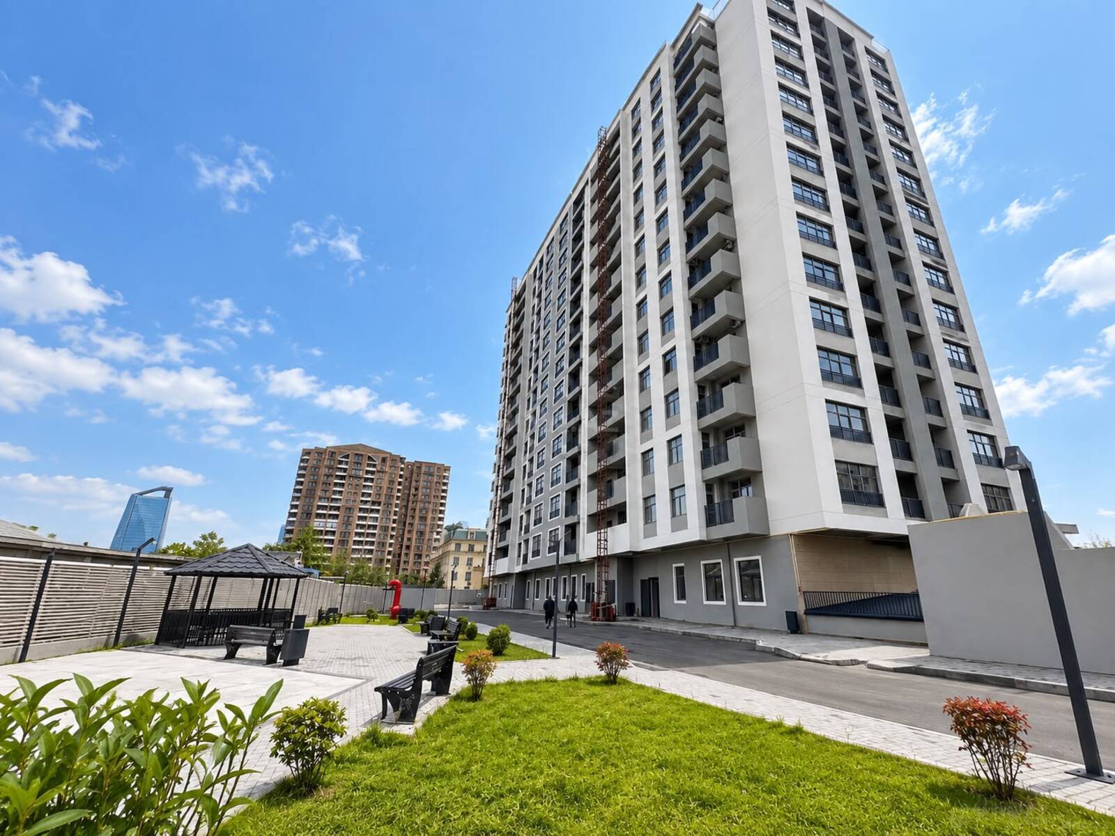 4 otaqlı yeni tikili 185 m², 28 May m.