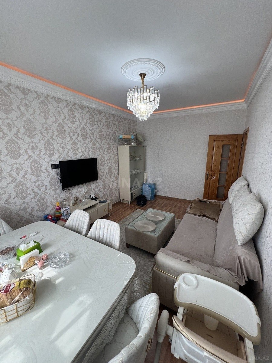 2 otaqlı köhnə tikili 70 m², Yeni Günəşli q. - şəkil 2