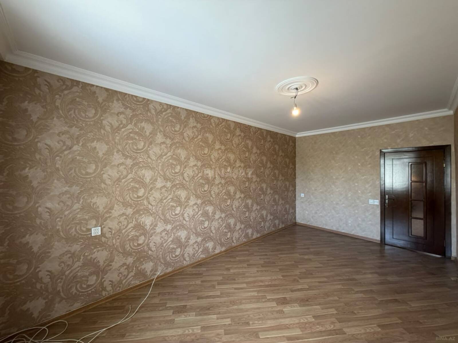 Satılır 3 otaqlı köhnə tikili 65 m², Xalqlar Dostluğu m. - şəkil 2