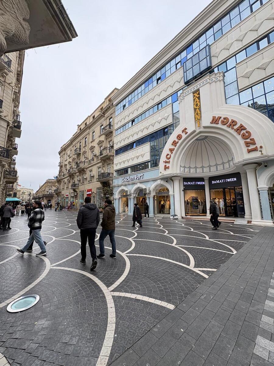 Satılır 2 otaqlı köhnə tikili 45 m², Sahil m.