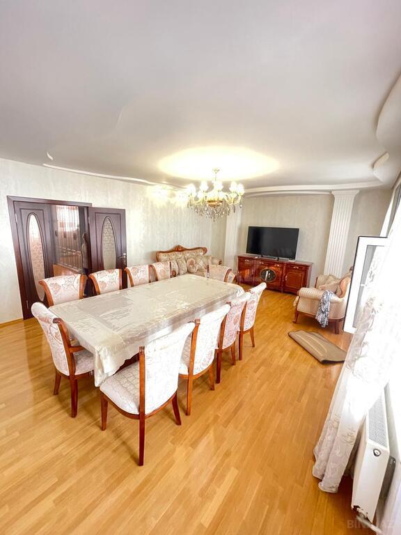 3 otaqlı köhnə tikili 101 m², Elmlər Akademiyası m. - əsas şəkil