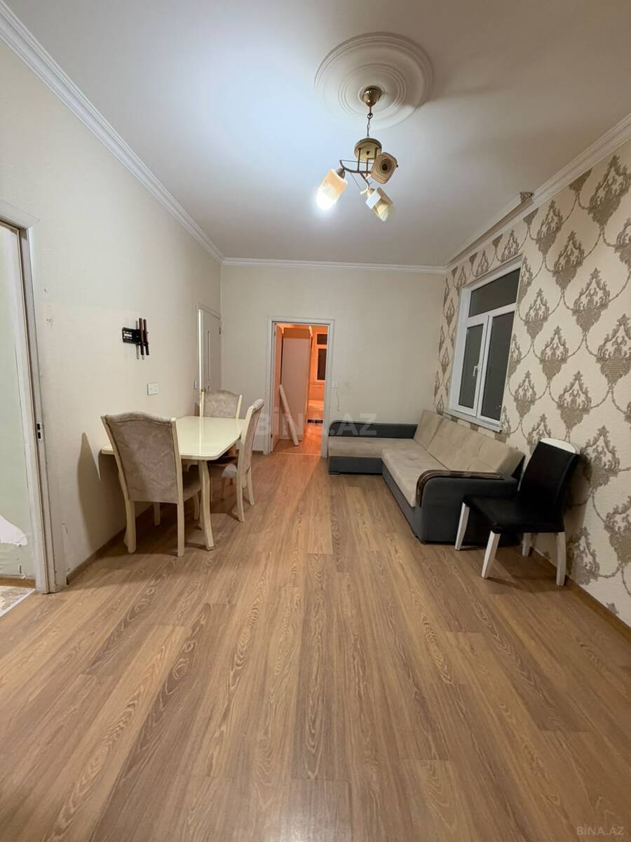 2 otaqlı köhnə tikili 65 m², Memar Əcəmi m.