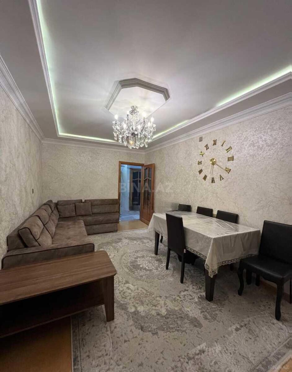 Satılır 4 otaqlı köhnə tikili 85 m², Qara Qarayev m.