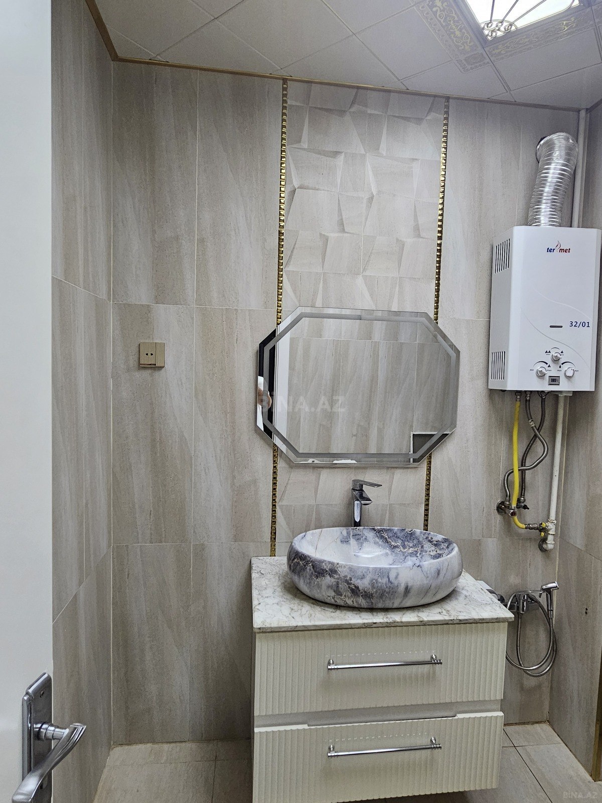 2 otaqlı köhnə tikili 55 m², Memar Əcəmi m. - əsas şəkil