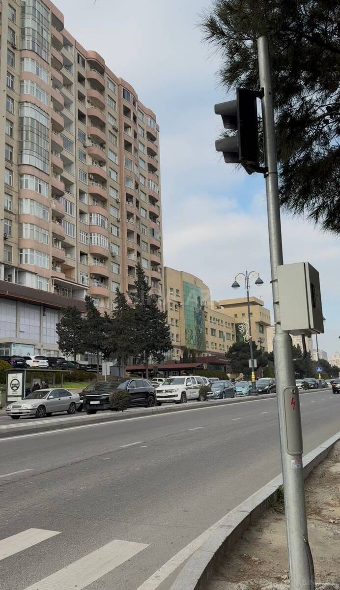 3 otaqlı yeni tikili 120 m², Elmlər Akademiyası m. - əsas şəkil