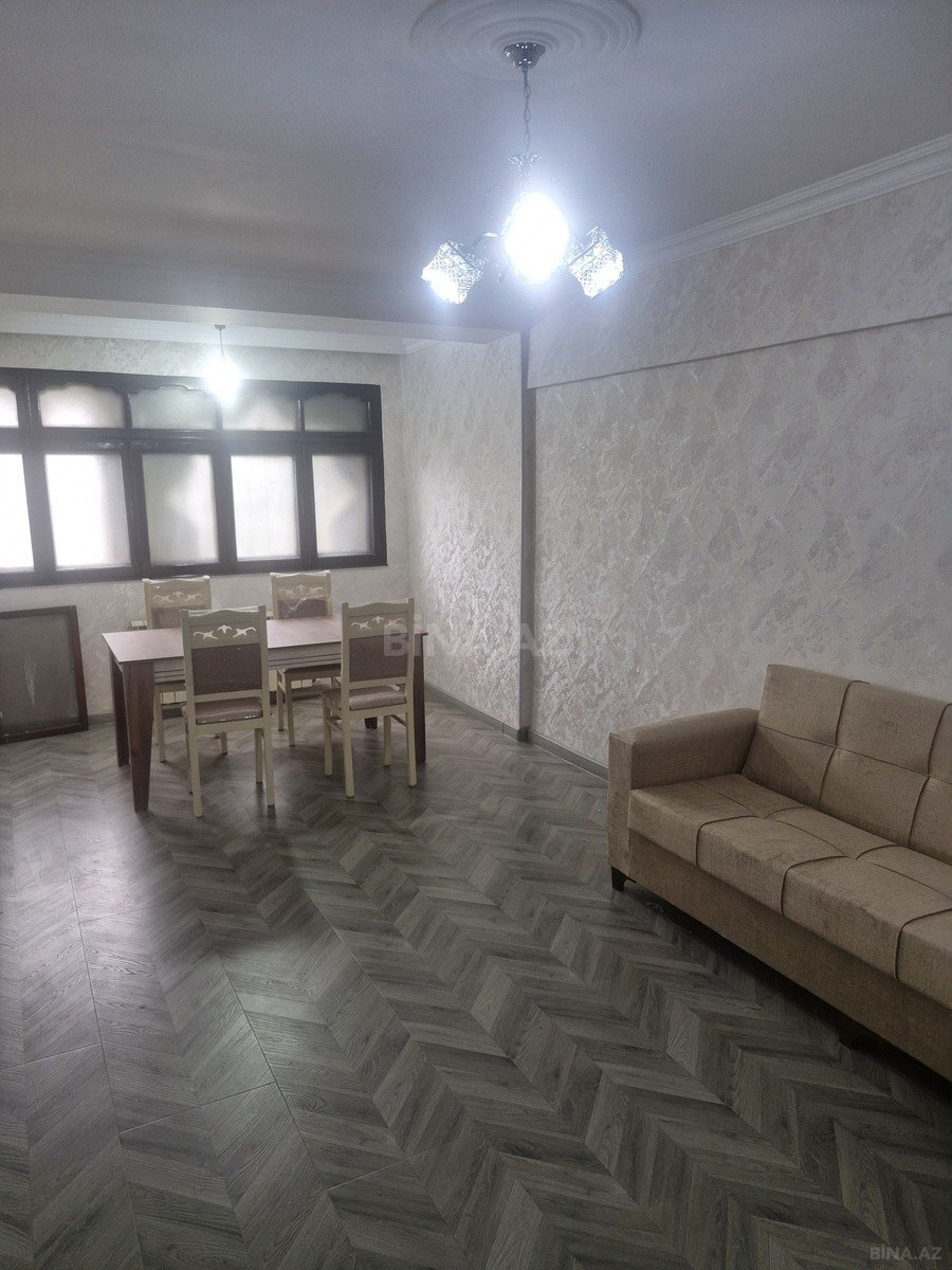 3 otaqlı köhnə tikili 60 m², Qara Qarayev m.