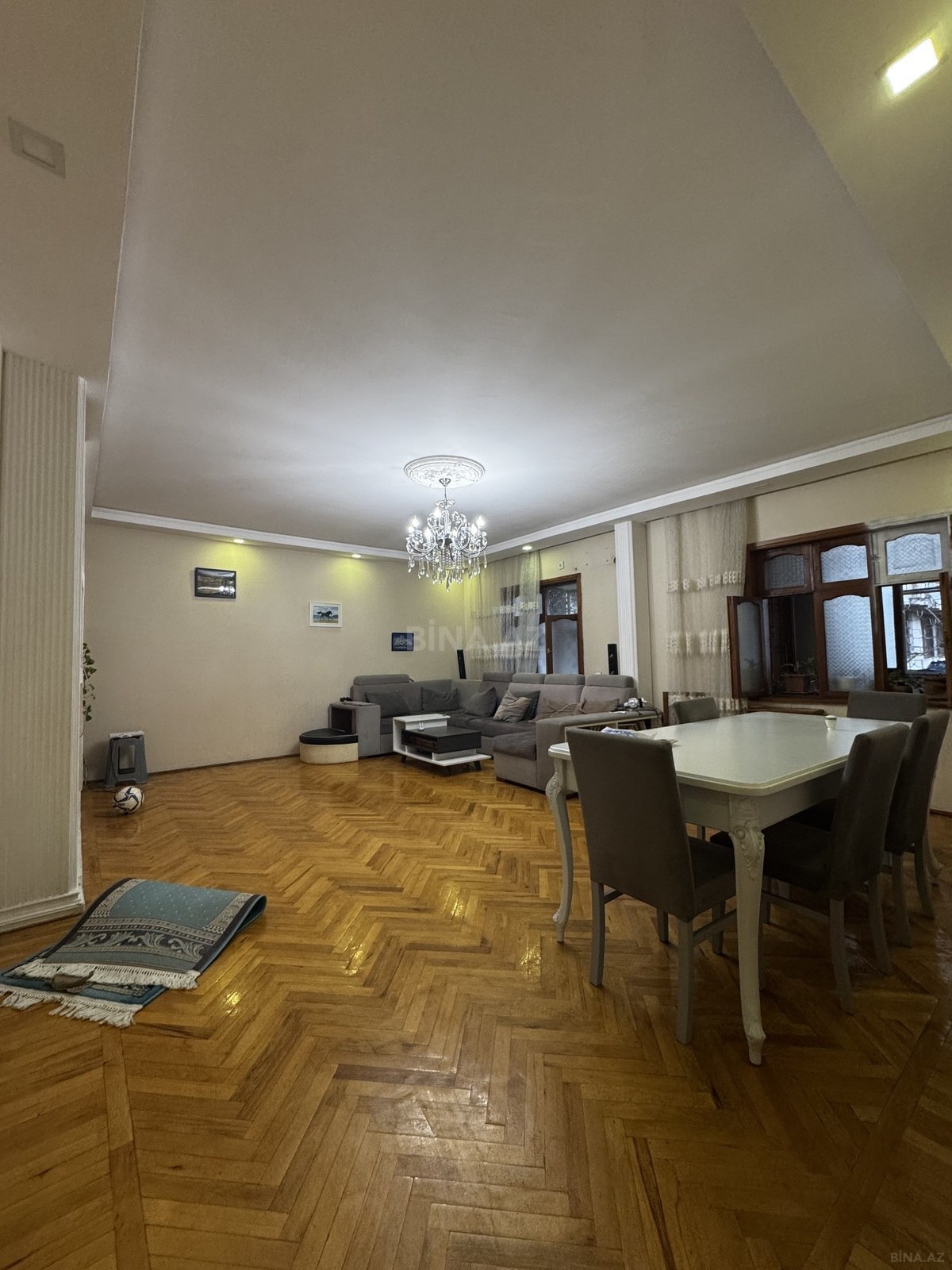 Satılır 5 otaqlı köhnə tikili 130 m², 20 Yanvar m.