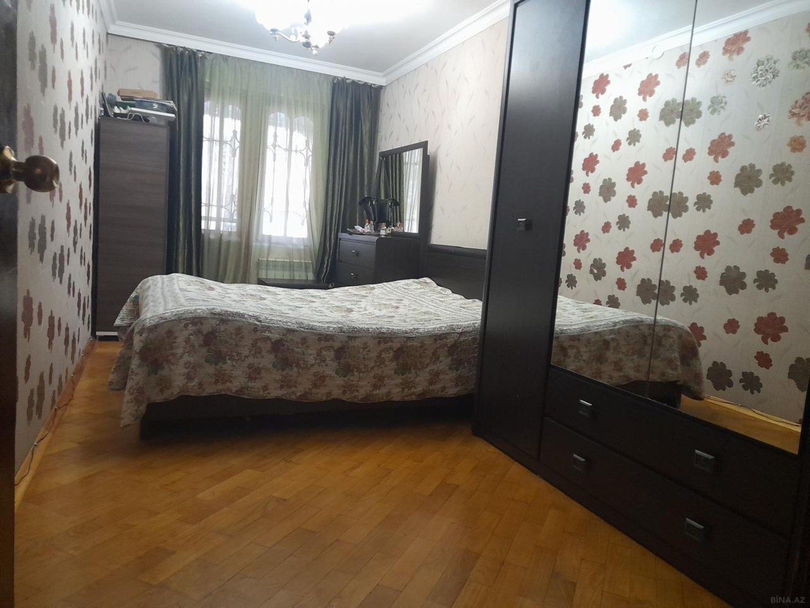 Satılır 2 otaqlı köhnə tikili 52 m², Neftçilər m.