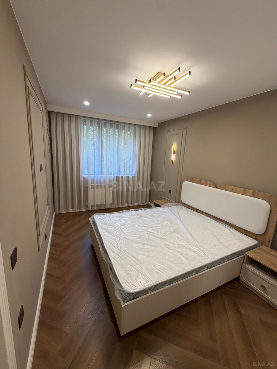 3 otaqlı köhnə tikili 70 m², Elmlər Akademiyası m.