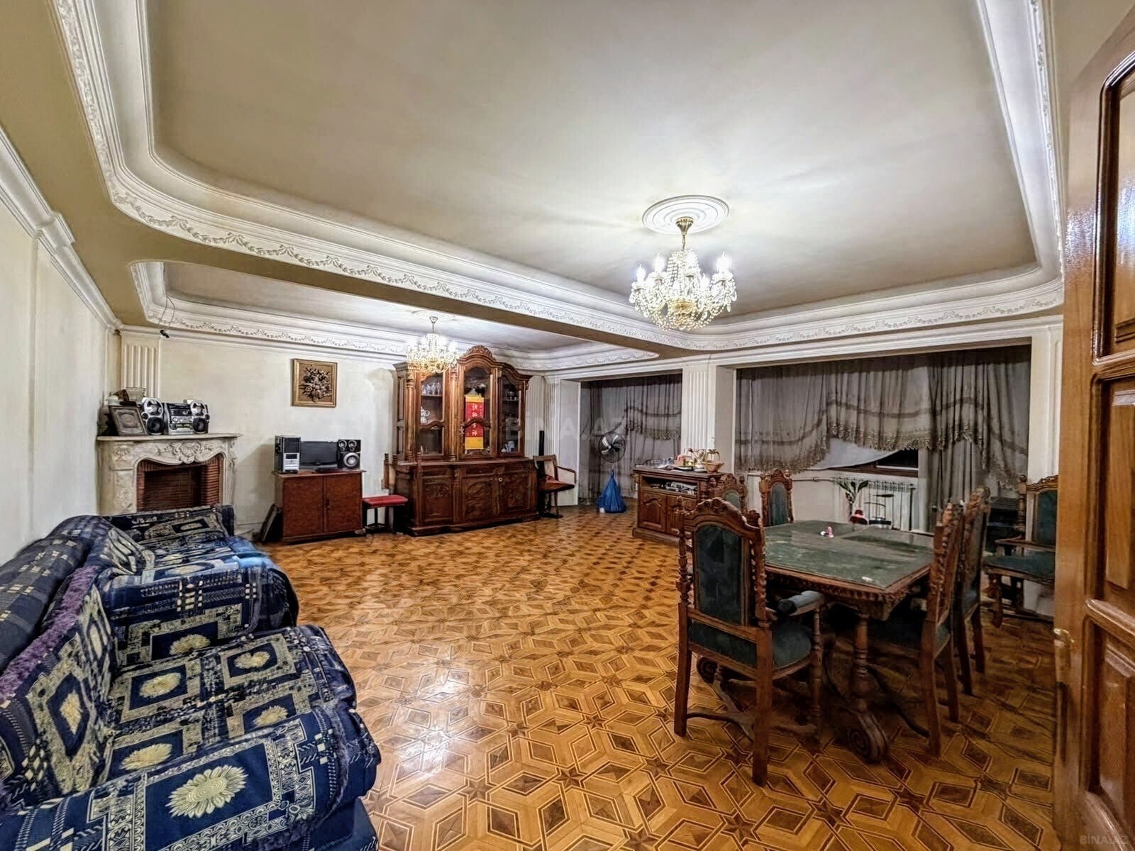 4 otaqlı köhnə tikili 110 m², Gənclik m.