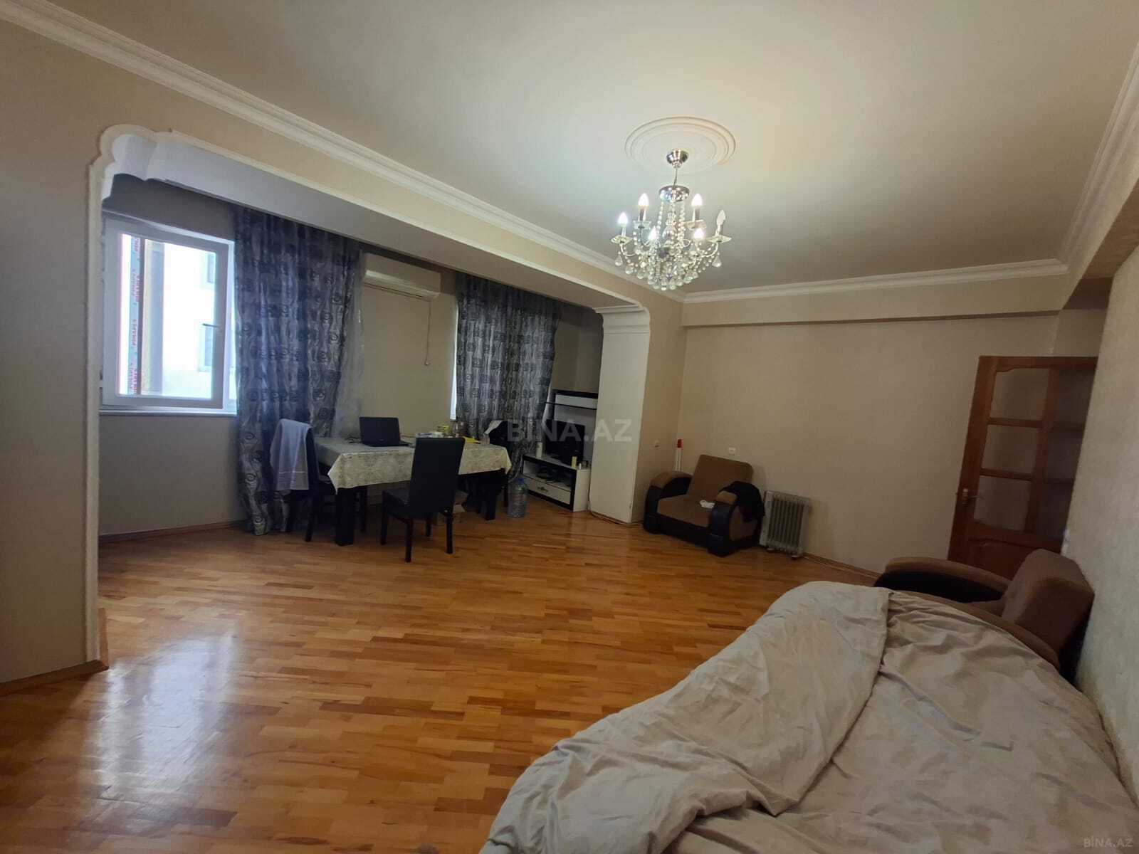 Satılır 2 otaqlı köhnə tikili 60 m², Elmlər Akademiyası m.