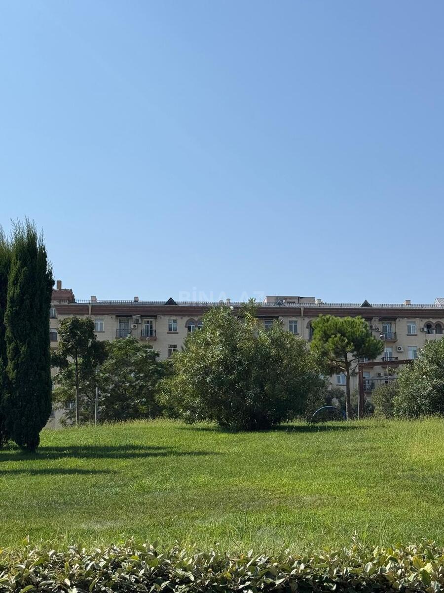 3 otaqlı köhnə tikili 80 m², Nizami m.