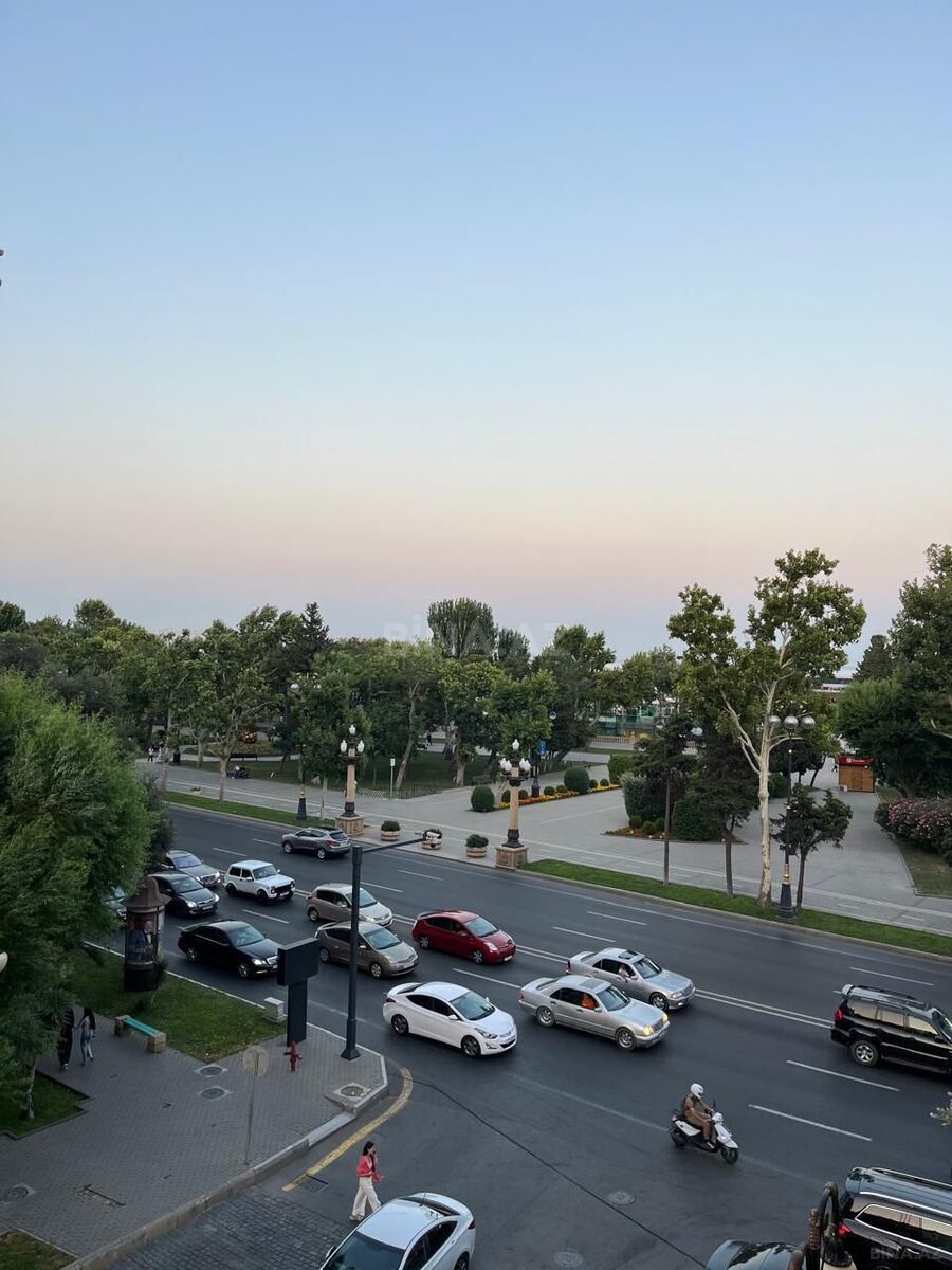 3 otaqlı köhnə tikili 120 m², İçəri Şəhər m.