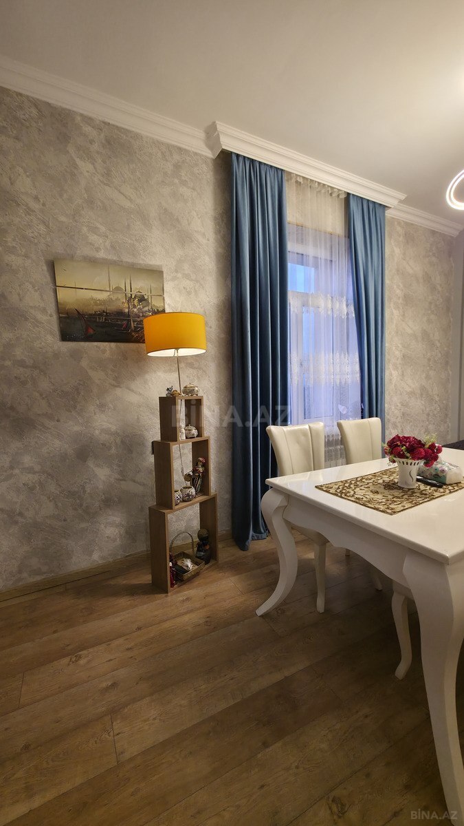 2 otaqlı köhnə tikili 45 m², Bakıxanov q.