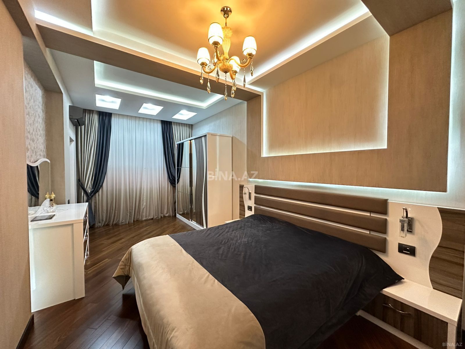 3 otaqlı yeni tikili 130 m², Şah İsmayıl Xətai m.
