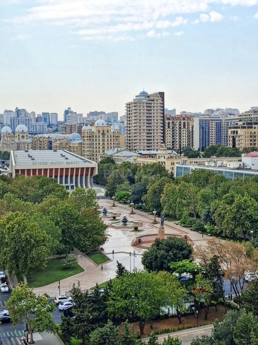 4 otaqlı yeni tikili 202 m², 28 May m. - əsas şəkil