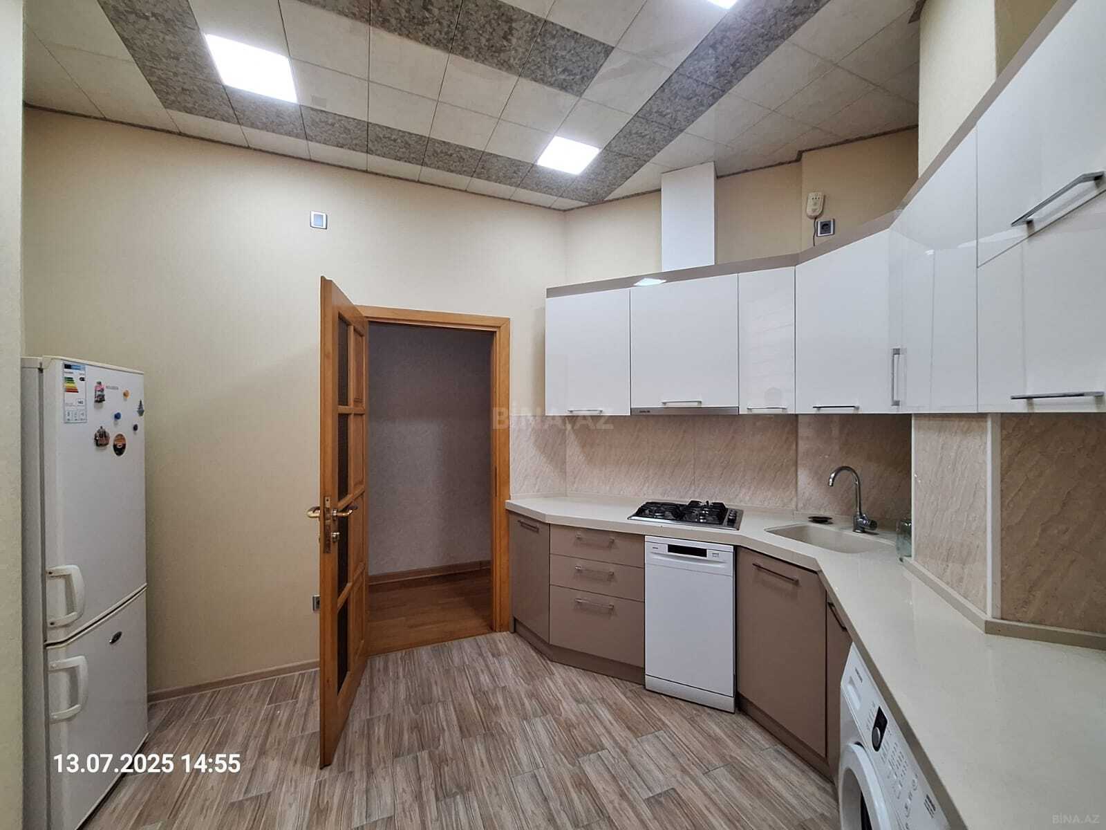 2 otaqlı yeni tikili 82 m², Elmlər Akademiyası m.