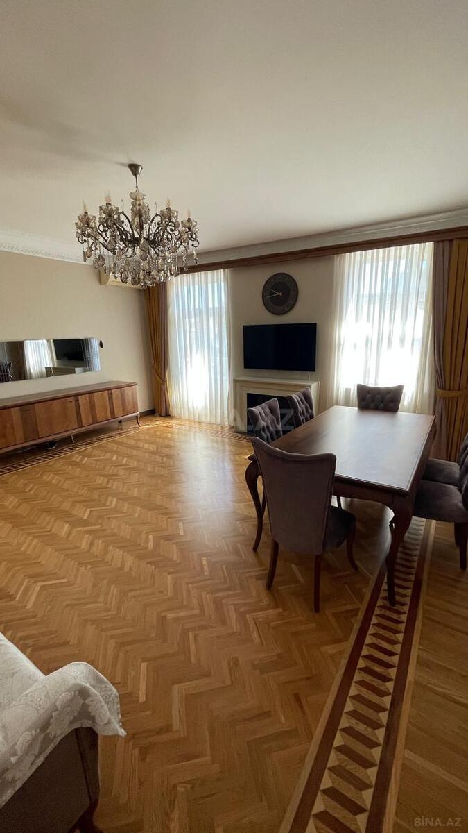 3 otaqlı köhnə tikili 100 m², İçəri Şəhər m.