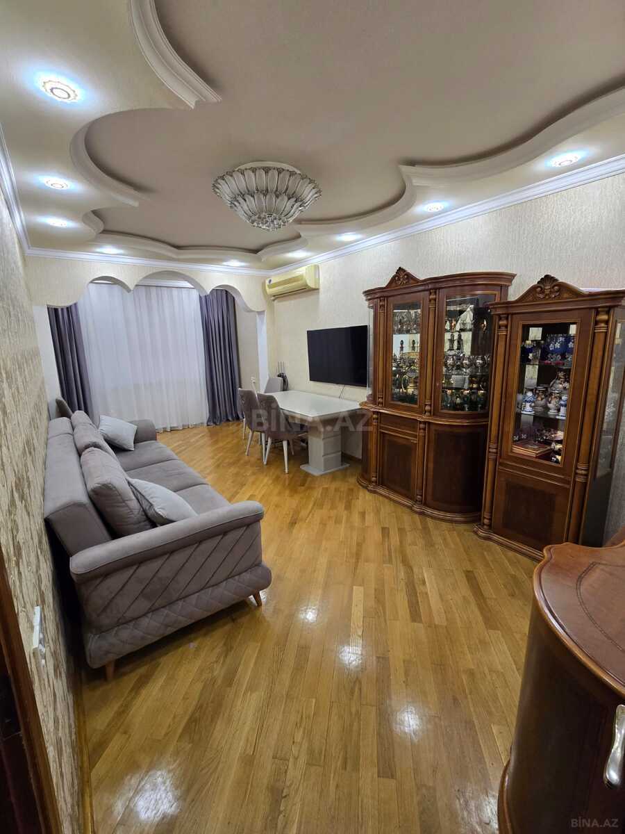 Satılır 3 otaqlı köhnə tikili 90 m², Azadlıq Prospekti m.