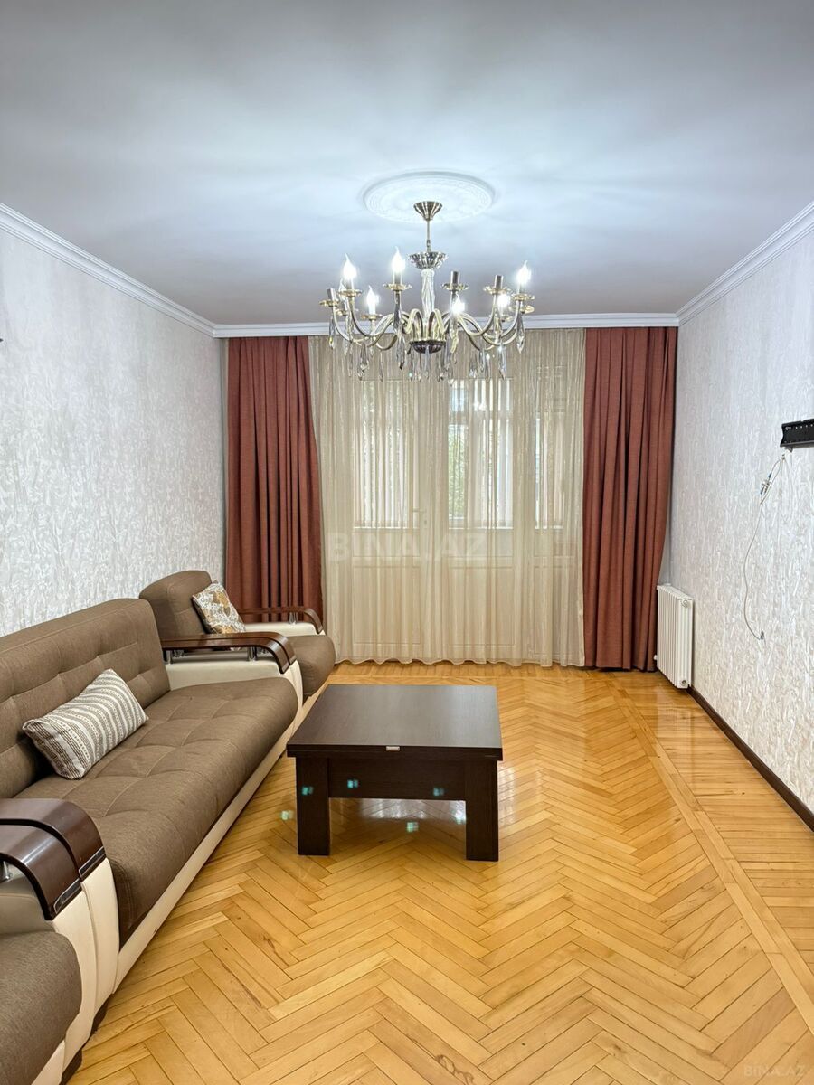 3 otaqlı köhnə tikili 90 m², Elmlər Akademiyası m. - əsas şəkil