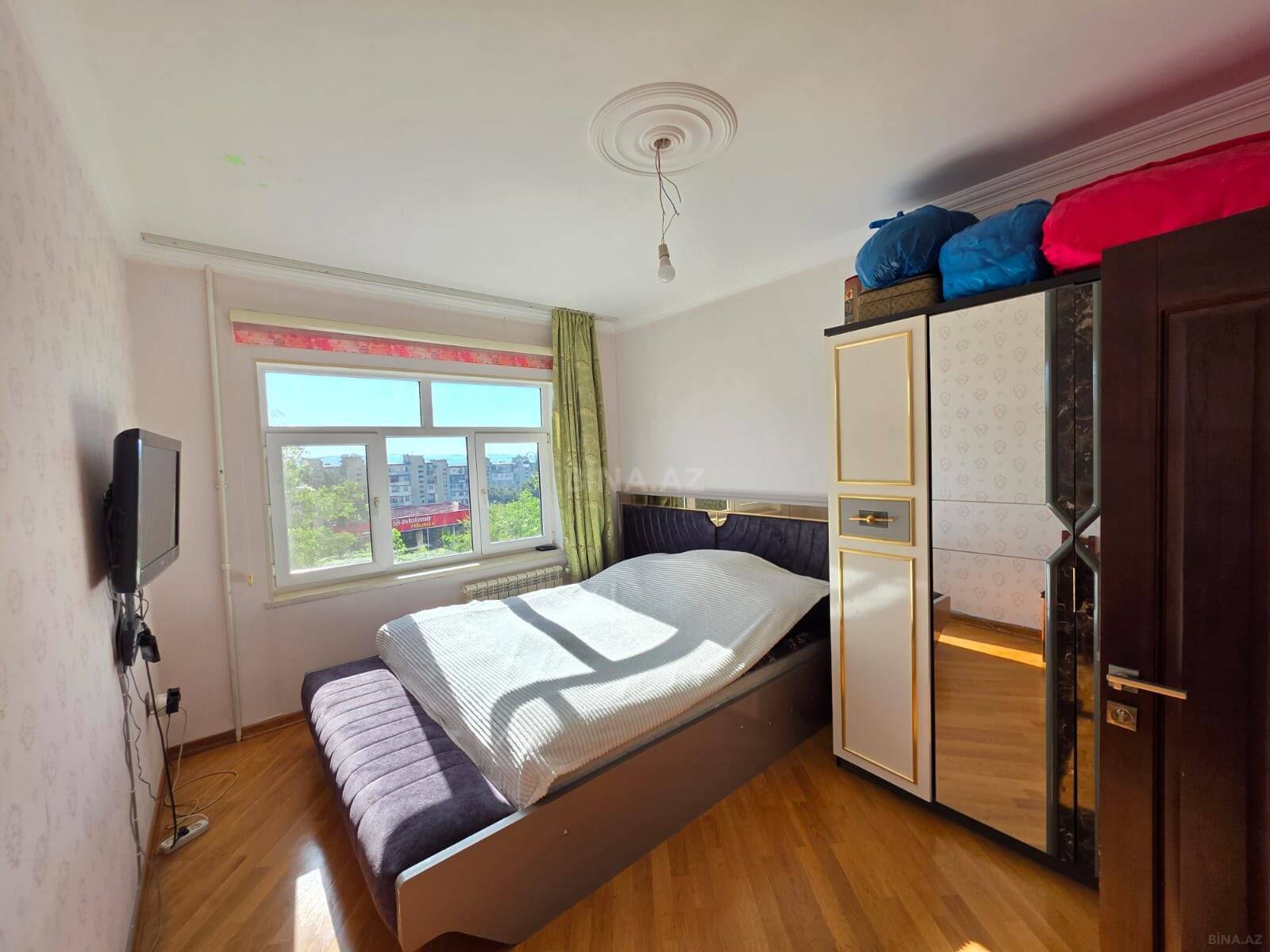 3 otaqlı köhnə tikili 90 m², Əhmədli q.